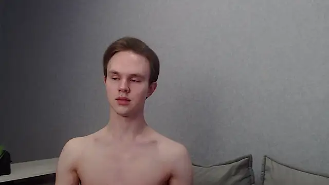 Snapshot of MartinMendez chatting on February 12, 9:10 am MartinMendez online show from February 12, 9:10 am