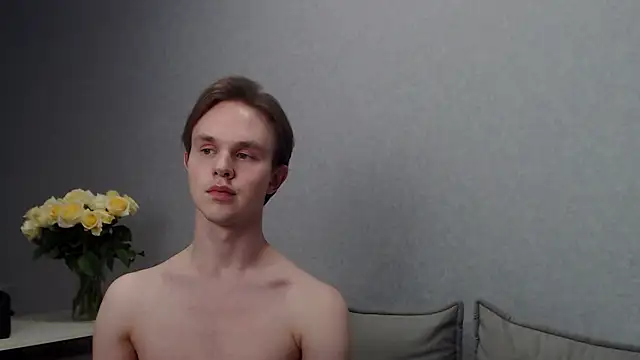 Snapshot of MartinMendez chatting on February 16, 6:54 pm MartinMendez online show from February 16, 6:54 pm