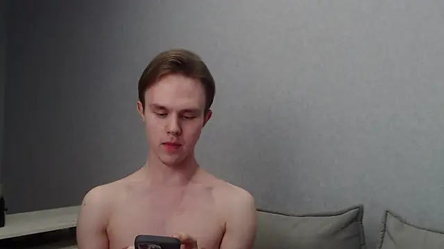 Snapshot of MartinMendez chatting on February 27, 6:53 pm MartinMendez online show from February 27, 6:53 pm