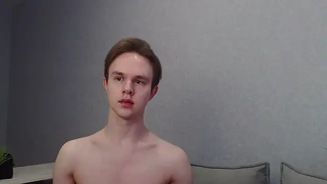 Snapshot of MartinMendez chatting on March 16, 9:27 am MartinMendez online show from March 16, 9:27 am