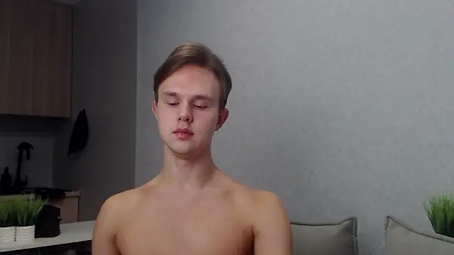 Snapshot of MartinMendez chatting on October 10, 12:37 pm MartinMendez online show from October 10, 12:37 pm