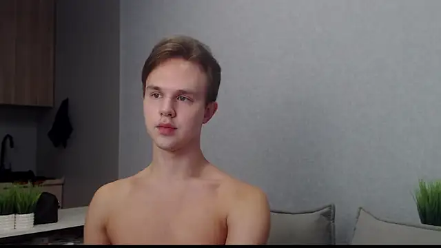 Snapshot of MartinMendez chatting on October 24, 8:44 am MartinMendez online show from October 24, 8:44 am