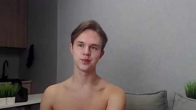 Snapshot of MartinMendez chatting on November 9, 8:34 am MartinMendez online show from November 9, 8:34 am