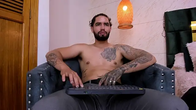 Snapshot of matteosantos chatting on February 5, 5:42 pm matteosantos online show from February 5, 5:42 pm