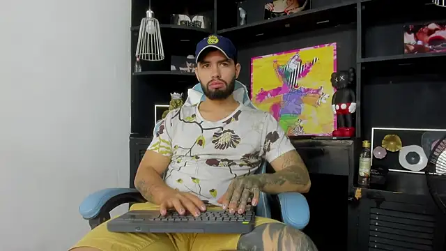 Snapshot of matteosantos chatting on February 9, 10:53 am matteosantos online show from February 9, 10:53 am