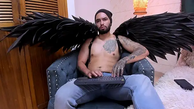 Snapshot of matteosantos chatting on February 12, 11:51 am matteosantos online show from February 12, 11:51 am