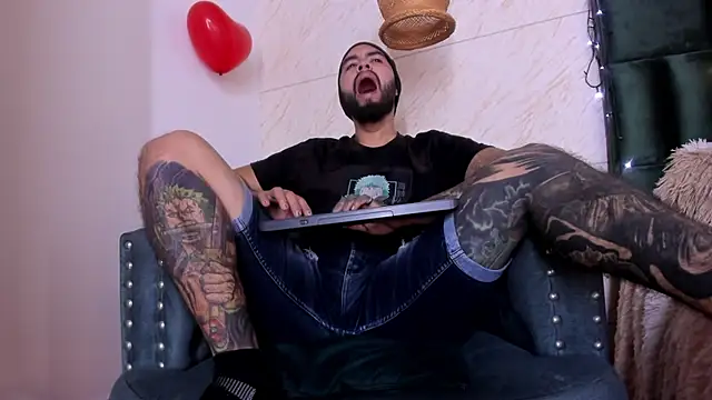 Snapshot of matteosantos chatting on February 14, 5:57 pm matteosantos online show from February 14, 5:57 pm