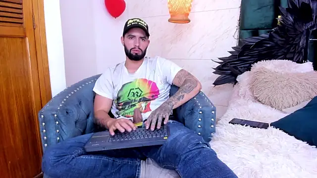 Snapshot of matteosantos chatting on February 18, 5:31 pm matteosantos online show from February 18, 5:31 pm