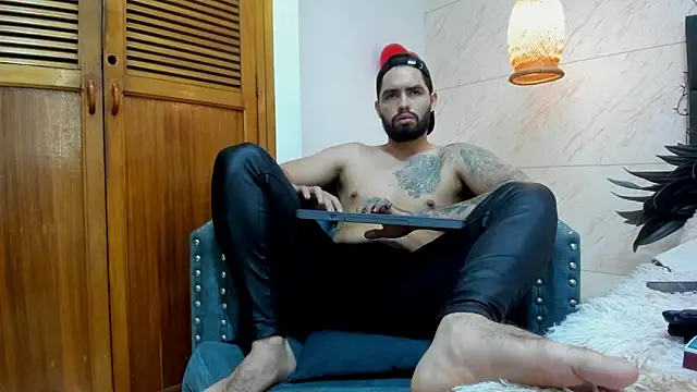 Snapshot of matteosantos chatting on February 20, 2:13 pm matteosantos online show from February 20, 2:13 pm