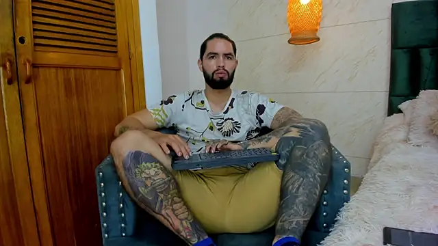 Snapshot of matteosantos chatting on February 24, 12:05 pm matteosantos online show from February 24, 12:05 pm