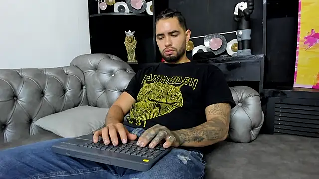 Snapshot of matteosantos chatting on March 5, 11:38 am matteosantos online show from March 5, 11:38 am