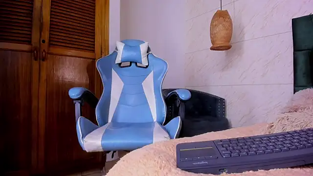 Snapshot of matteosantos chatting on March 17, 2:45 pm matteosantos online show from March 17, 2:45 pm