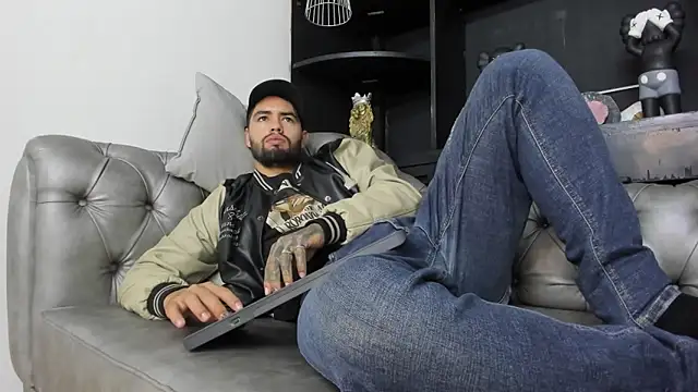 Snapshot of matteosantos chatting on March 18, 11:41 am matteosantos online show from March 18, 11:41 am