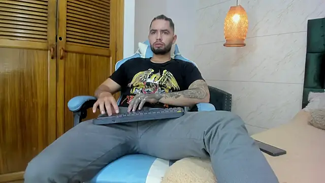 Snapshot of matteosantos chatting on March 21, 11:55 am matteosantos online show from March 21, 11:55 am