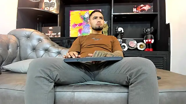 Snapshot of matteosantos chatting on September 9, 11:32 am matteosantos online show from September 9, 11:32 am