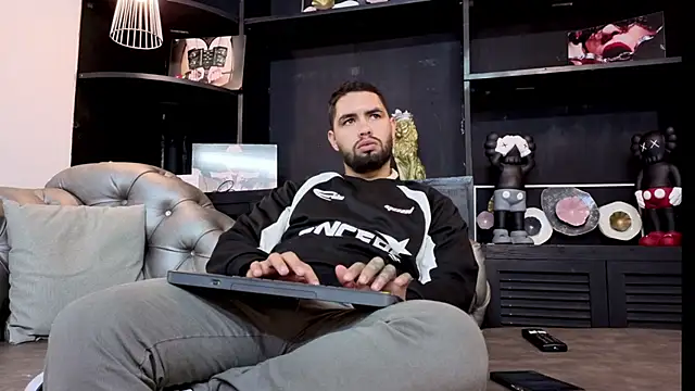 Snapshot of matteosantos chatting on October 9, 11:30 am matteosantos online show from October 9, 11:30 am