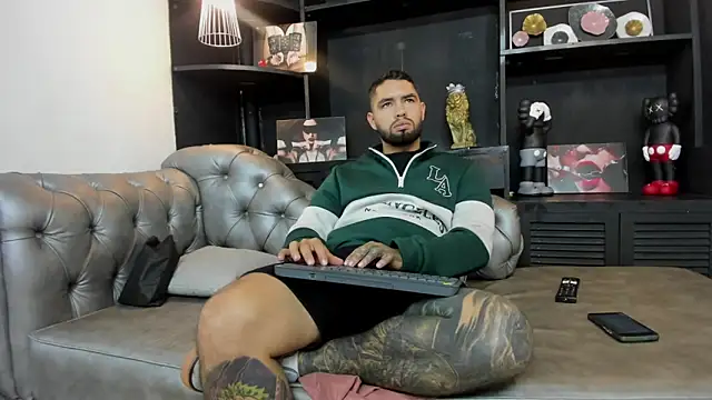 Snapshot of matteosantos chatting on October 19, 11:00 am matteosantos online show from October 19, 11:00 am