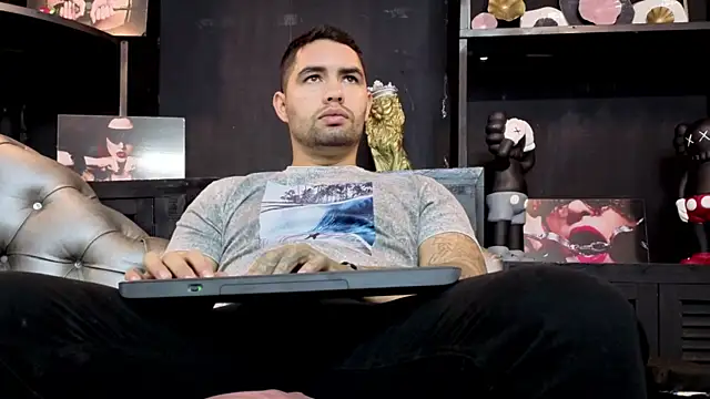 Snapshot of matteosantos chatting on October 25, 11:29 am matteosantos online show from October 25, 11:29 am