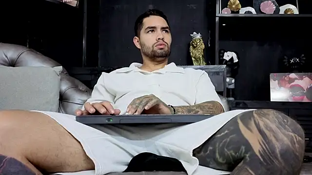 Snapshot of matteosantos chatting on November 2, 11:34 am matteosantos online show from November 2, 11:34 am