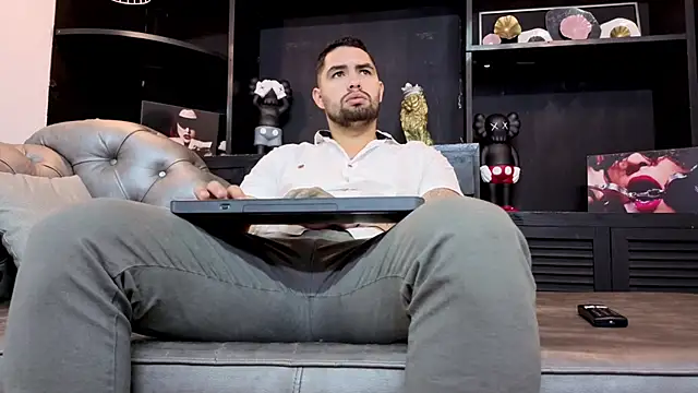 Snapshot of matteosantos chatting on November 11, 11:54 am matteosantos online show from November 11, 11:54 am