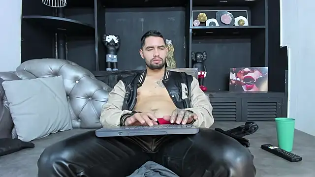 Snapshot of matteosantos chatting on November 14, 11:53 am matteosantos online show from November 14, 11:53 am