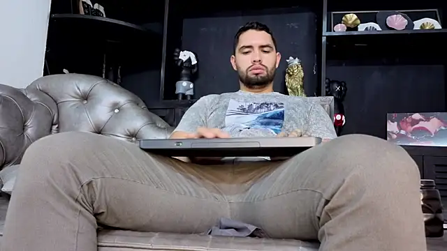 Snapshot of matteosantos chatting on November 30, 11:36 am matteosantos online show from November 30, 11:36 am