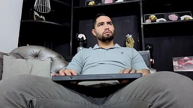 Snapshot of matteosantos chatting on December 1, 12:10 pm matteosantos online show from December 1, 12:10 pm