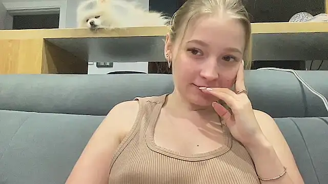 Snapshot of CharmingSarah chatting on January 16, 5:33 pm CharmingSarah online show from January 16, 5:33 pm