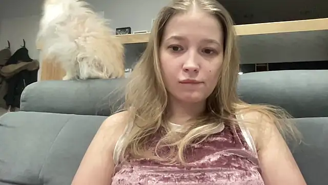 Snapshot of CharmingSarah chatting on February 24, 5:42 pm CharmingSarah online show from February 24, 5:42 pm