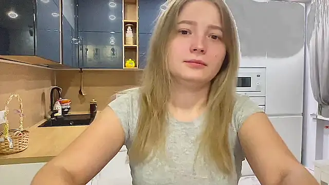 Snapshot of CharmingSarah chatting on September 14, 3:11 pm CharmingSarah online show from September 14, 3:11 pm