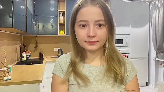 Snapshot of CharmingSarah chatting on September 16, 3:57 pm CharmingSarah online show from September 16, 3:57 pm