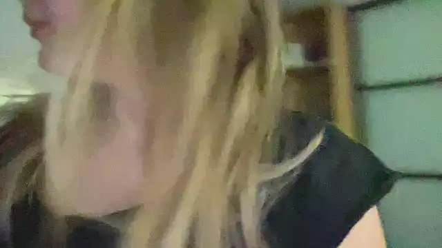 Snapshot of CharmingSarah chatting on October 9, 4:16 pm CharmingSarah online show from October 9, 4:16 pm