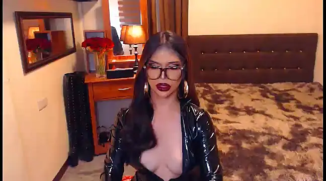 EXTREMELYDOM online show from December 6, 8:48 am