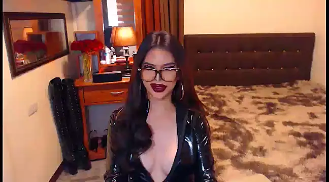 EXTREMELYDOM online show from February 7, 11:45 am