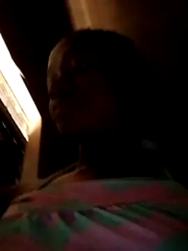 Snapshot of shape30 chatting on November 28, 5:10 am shape30 online show from November 28, 5:10 am