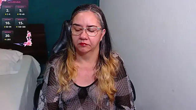 Snapshot of scaelettdubois chatting on November 30, 2:26 am scaelettdubois online show from November 30, 2:26 am