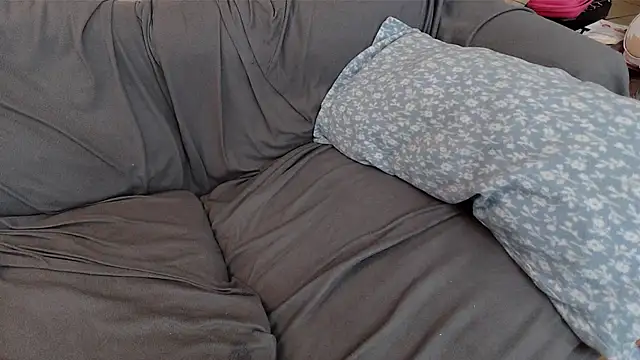 Snapshot of EmoDream1998 chatting on March 15, 2:35 am EmoDream1998 online show from March 15, 2:35 am