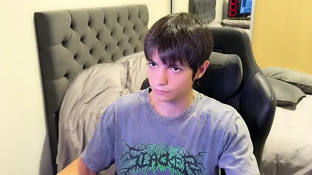 Snapshot of SasukeUhchiaa chatting on February 25, 6:14 am SasukeUhchiaa online show from February 25, 6:14 am