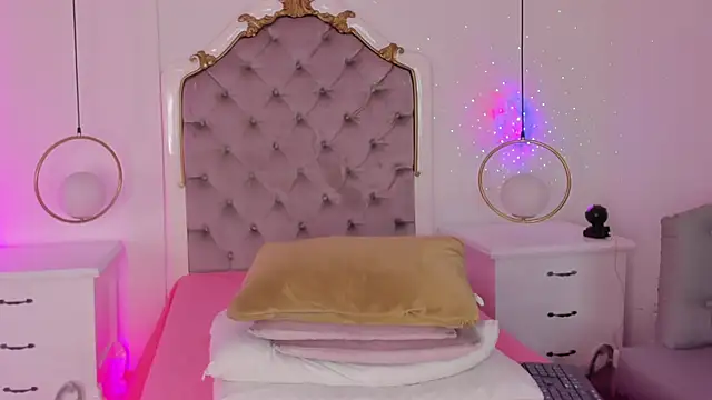 Meredit Lane online show from November 11, 7:47 pm