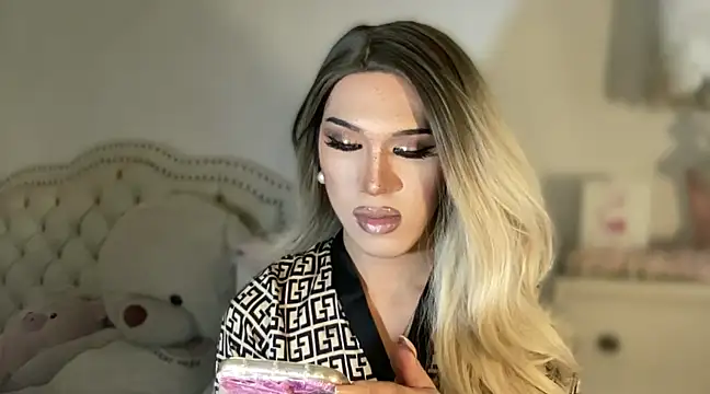 Ts glamxxxx online show from March 15, 5:08 am