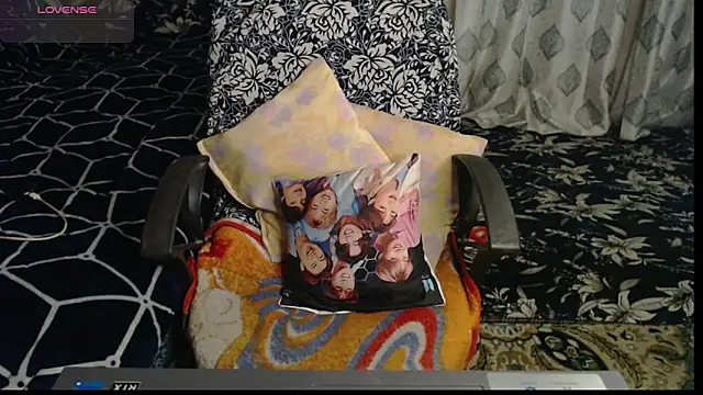 Snapshot of sexyrihana1 chatting on March 6, 7:57 am sexyrihana1 online show from March 6, 7:57 am