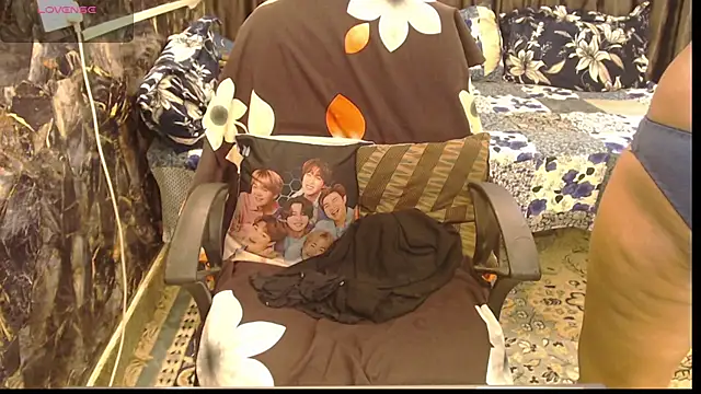 Snapshot of sexyrihana1 chatting on October 29, 7:32 am sexyrihana1 online show from October 29, 7:32 am