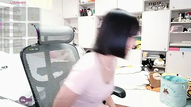 Snapshot of 87wawa chatting on December 18, 6:30 am 87wawa online show from December 18, 6:30 am