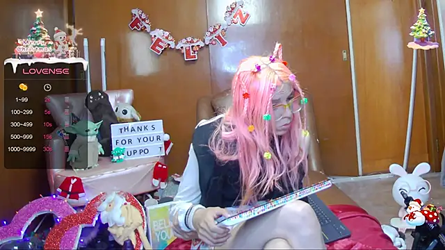 Snapshot of Skinygirl chatting on January 7, 4:29 am Skinygirl online show from January 7, 4:29 am