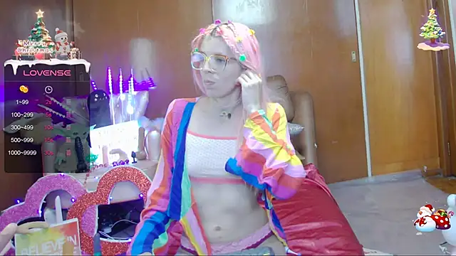 Snapshot of Skinygirl chatting on January 27, 4:20 am Skinygirl online show from January 27, 4:20 am