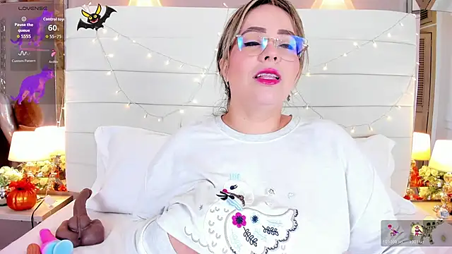 Charlotte93  online show from November 5, 11:43 am