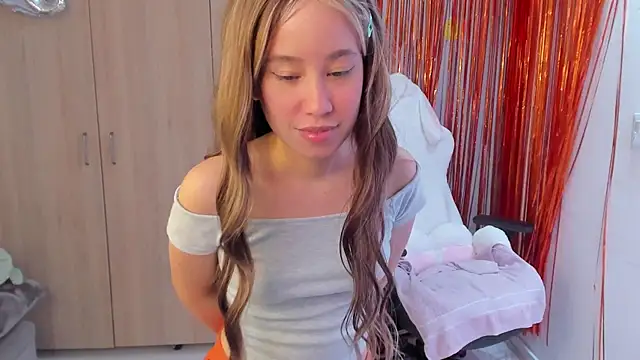 Snapshot of Anto_herrera chatting on December 17, 8:26 pm Anto herrera online show from December 17, 8:26 pm