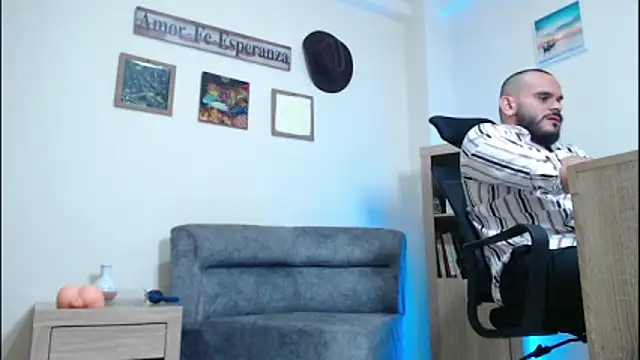 cowboyht online show from April 14, 4:40 am