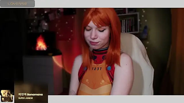 Snapshot of freya_sunny chatting on March 3, 8:27 am freya sunny online show from March 3, 8:27 am