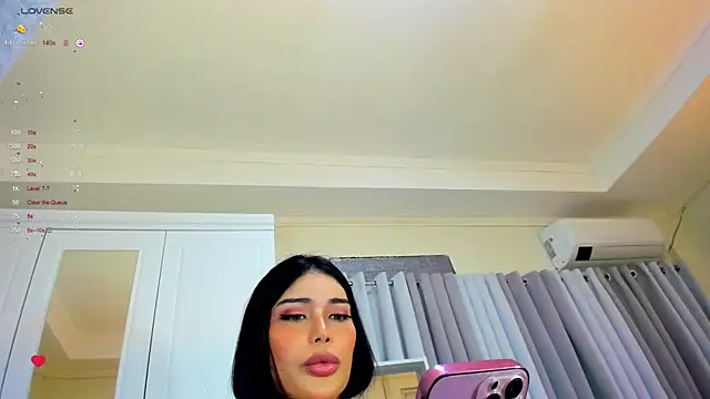 Snapshot of FuckDollNicky chatting on December 19, 9:40 am FuckDollNicky online show from December 19, 9:40 am